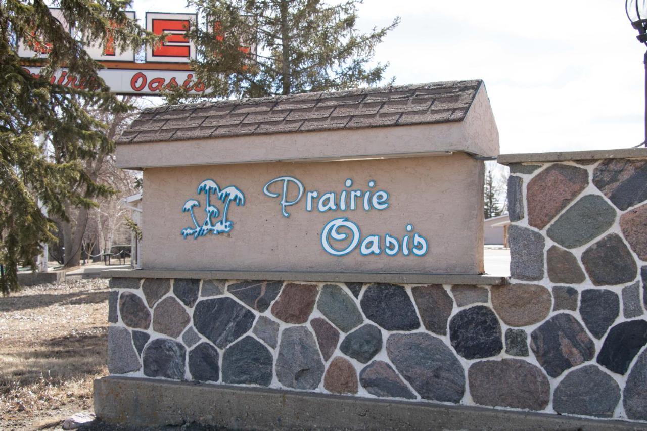 Prairie Oasis Tourist Complex Motel Moose Jaw Bagian luar foto